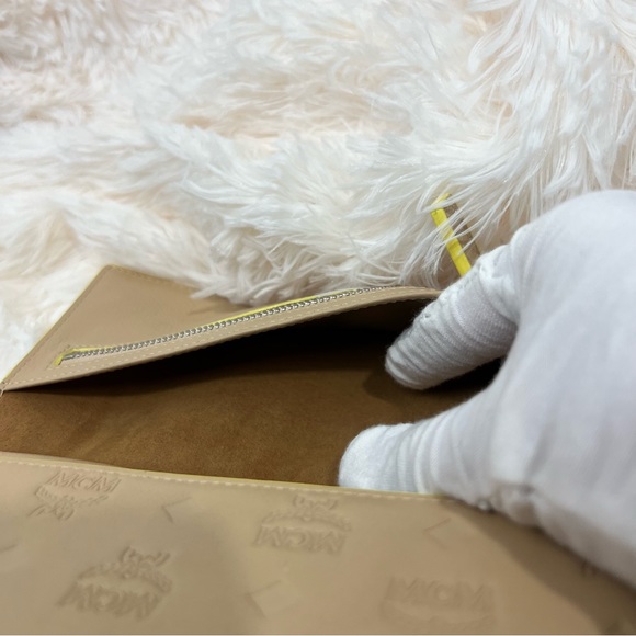 NWOT MCM Aren Wallet on Chain Crossbody - Picture 6 of 6